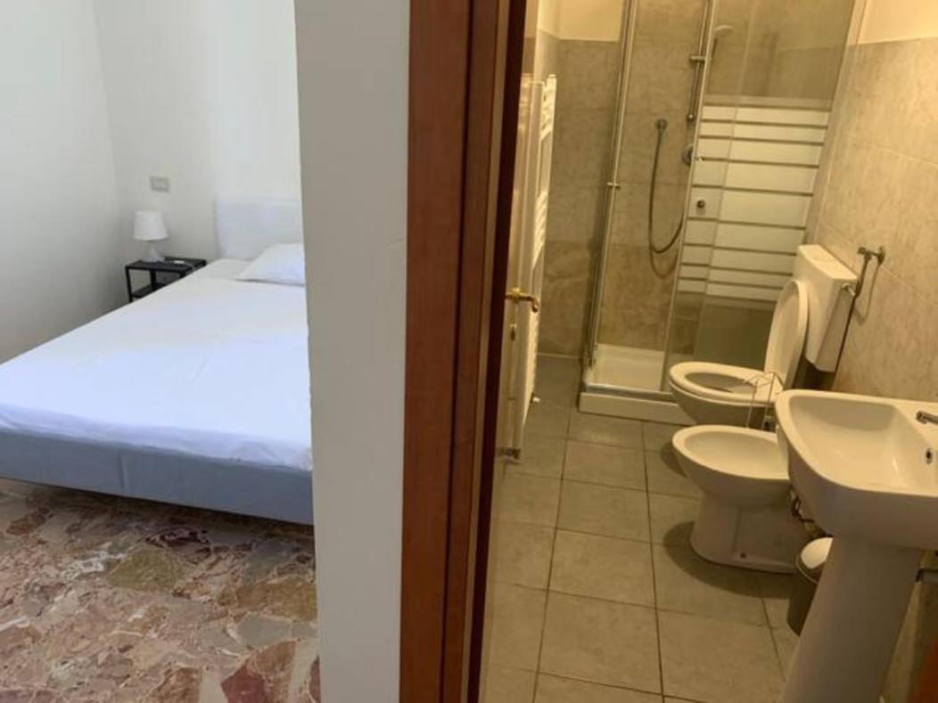 Daniele Rooms Arezzo Rom bilde